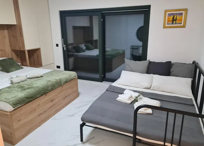 別荘 Botanica House Krk ニヴィーチェ